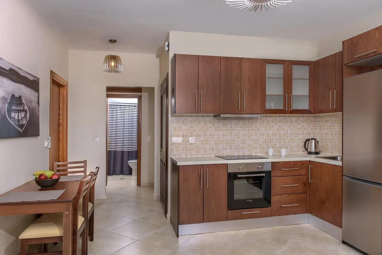 Pleiades Casual Living Apartment Nea Roda