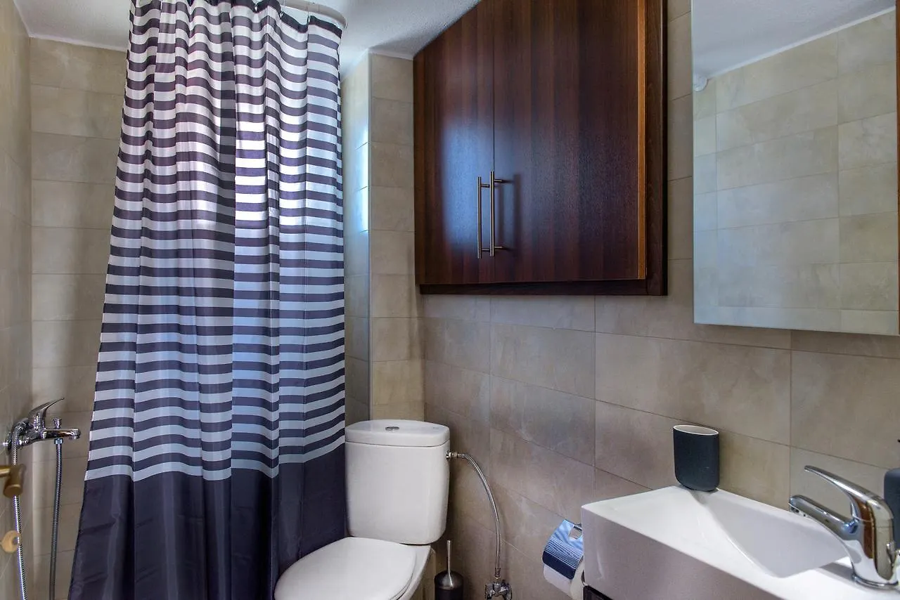 Pleiades Casual Living Apartment Nea Roda