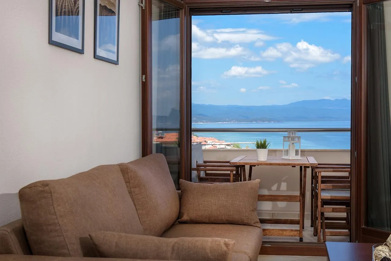 Pleiades Casual Living Apartment Nea Roda